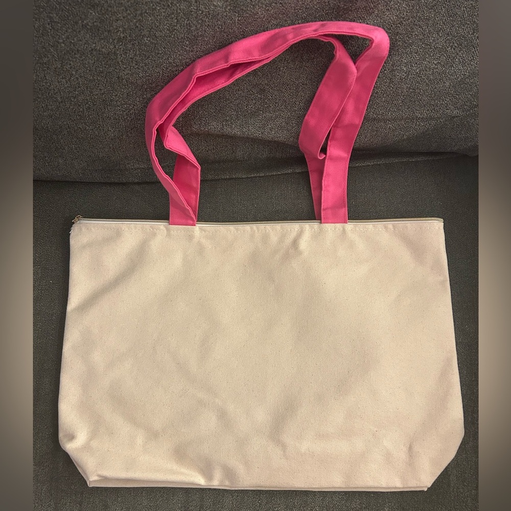 NWOT Underlined Publishing “In Love With A Fictional Character” Canvas Zip Tote - Picture 2 of 2